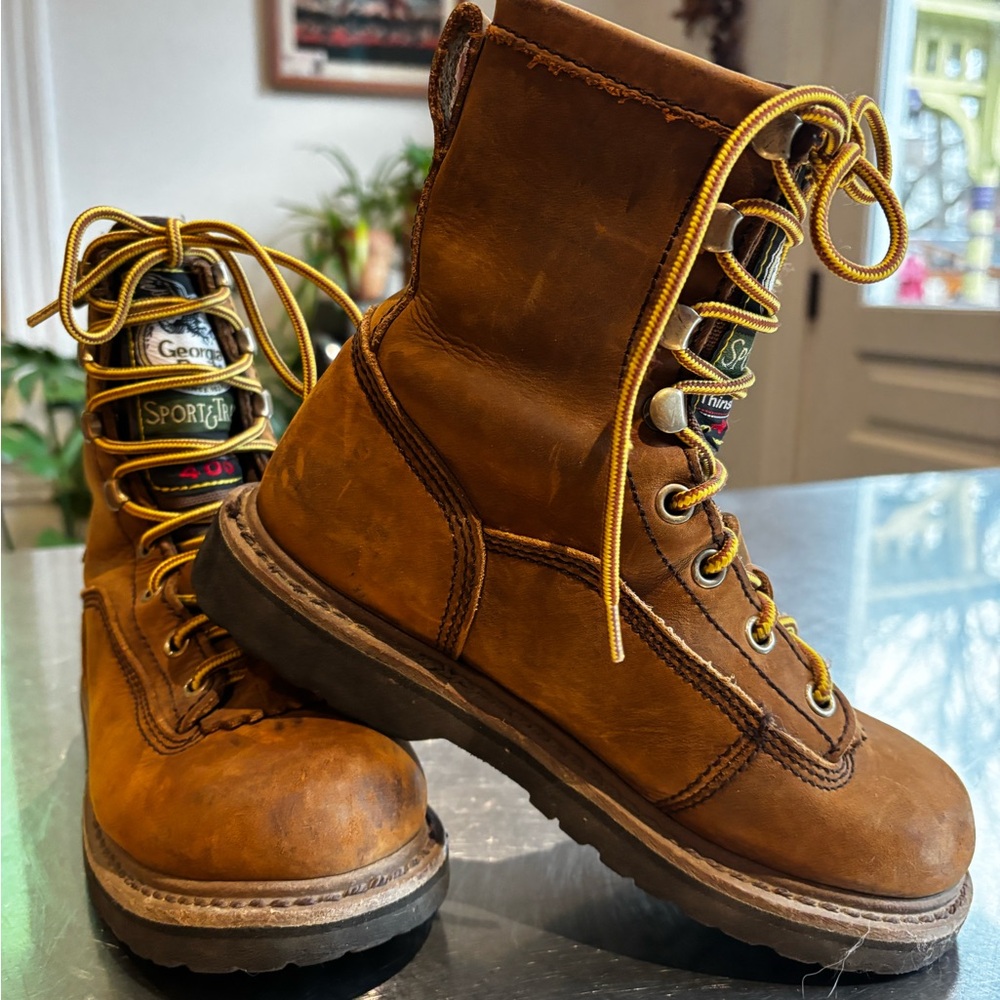 Kids Thinsulate Georgia work bookts Water proof. Size 1.5 good condition!
